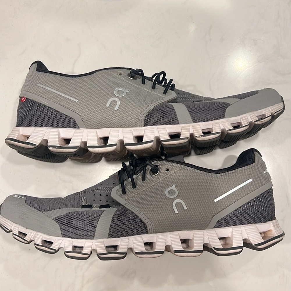 On Running Cloud 5 Women’s Running Shoes